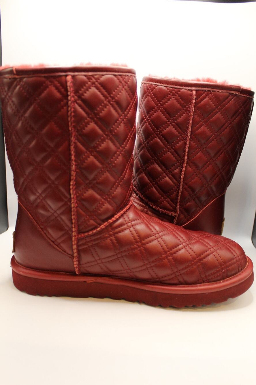 UGG Womens 8 Red Quilted Leather Classic Short Boots Shearling Lined